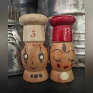 Vintage Painted Wood Salt & Pepper Shaker Chefs 2"